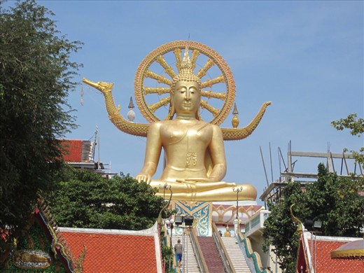 Thai citizens visit the Big Buddha first thing when visiting Koh Samui to make offerings. 