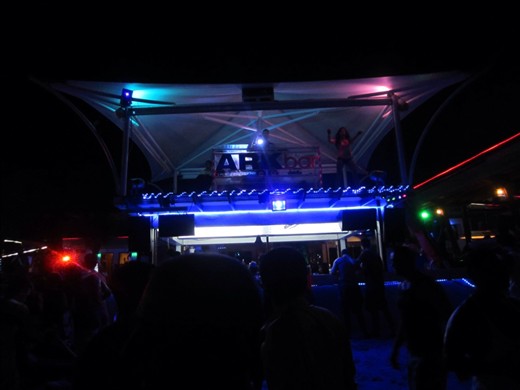 Wayne, the Aussie who recommended the Jungle Club, also recommended Ark Bar.  We got there to have a drink and there was a beach party going on!  DJ, saxophone player, drummer, dancer.....