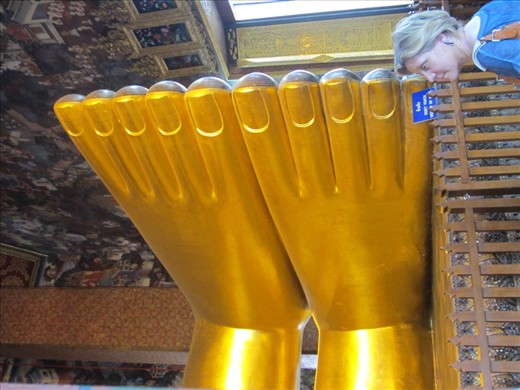 What size shoe do you think Buddha wears?