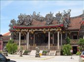 Temple in the Khoo Kongsi.  Part of Anna and the King (the remake of The King and I with Jodi Foster) was filmed here.  (The King and I is banned from Thailand because it is viewed as insult to the king's intelligence.): by anealis314, Views[748]