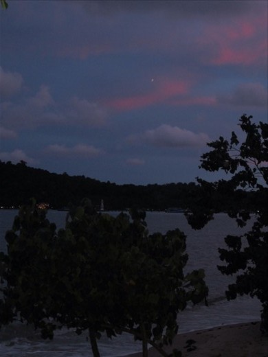 I love when the sky gets this color.  