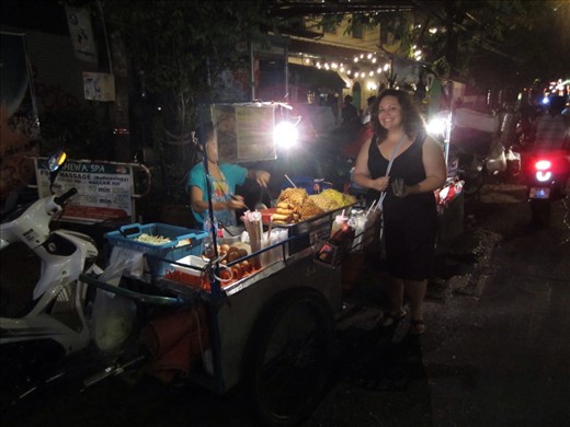 Nicola's here!  Getting Pad Thai on the streets of Bangkok