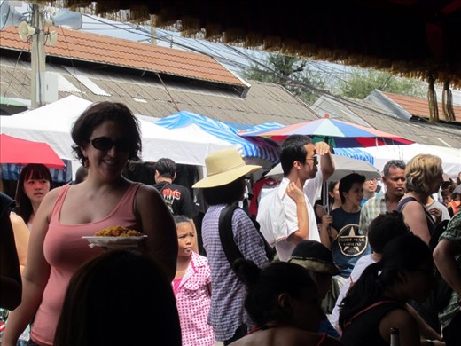 The second place she let me drag her to was Chatuchak Market, one of the world's largest outdoor markets.  It covers 35 acres and has 15,000 vendors.  We didnt even see 1% of the vendors.  There was an awesome little bar area and a chef cooking paella.  It was delicious!