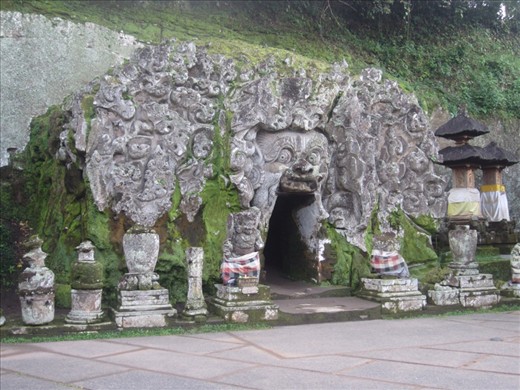 See why its called the elephant cave?