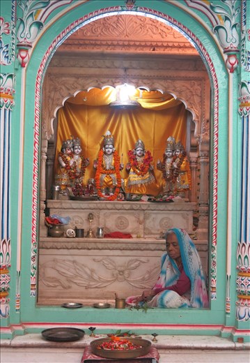 Ishwara Pranidhana, selfless devotion