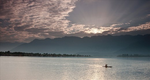 Sunrise at Dal Lake