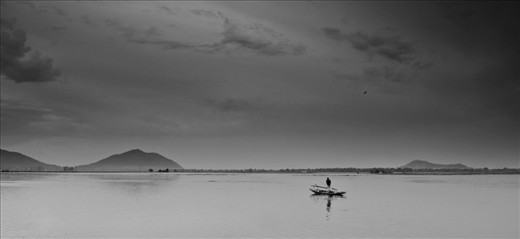 Storm awaits at the Dal Lake