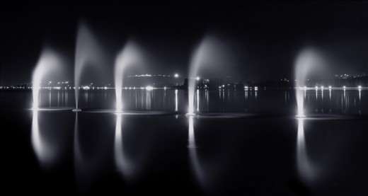 Night sets in at the Dal lake