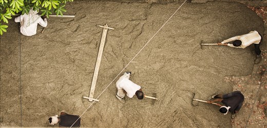 Spreading the concrete equally