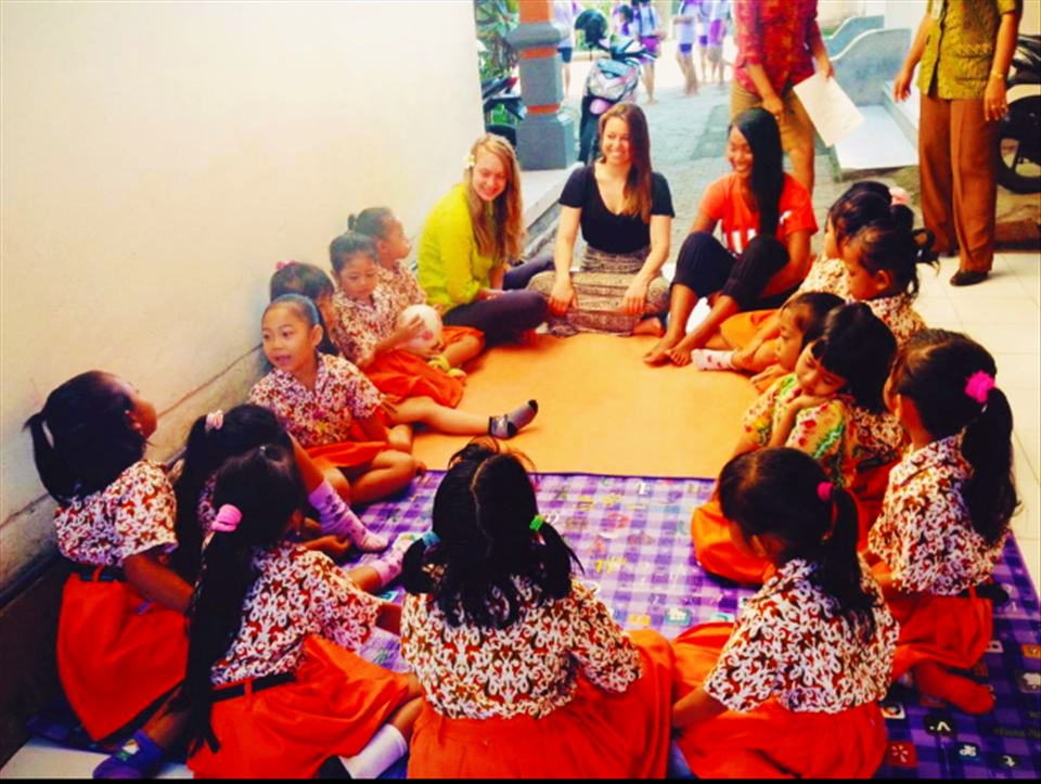 Kids learning English at school.