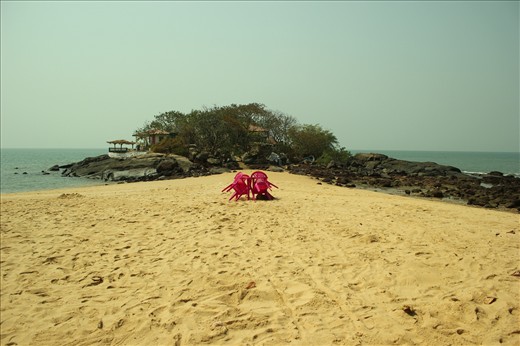 Originally at the centre of Lakha village, sand mining has isolated Hard Rock.