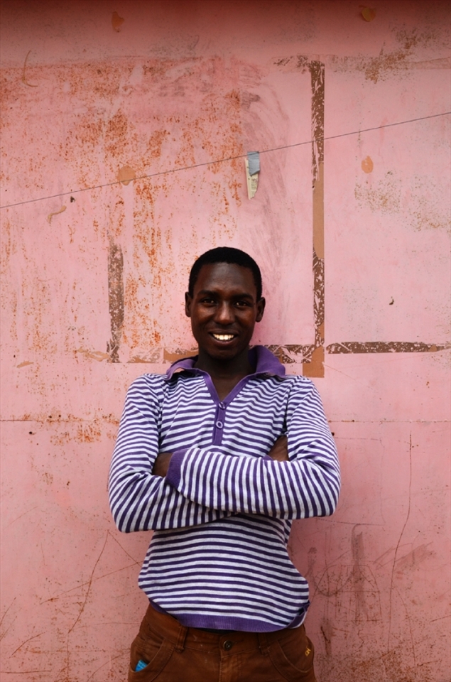 This guy was very fashionable and wanted me to take a picture of him. He was so proud and I'm very glad he came to me for the picture. A good smile makes a day. Together with Jeffrey he embodies this positive attitude that I encountered being there.