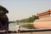It's illegal to fish in the Forbidden City canal. There can't be fish, cops say: by aperrone, Views[412]