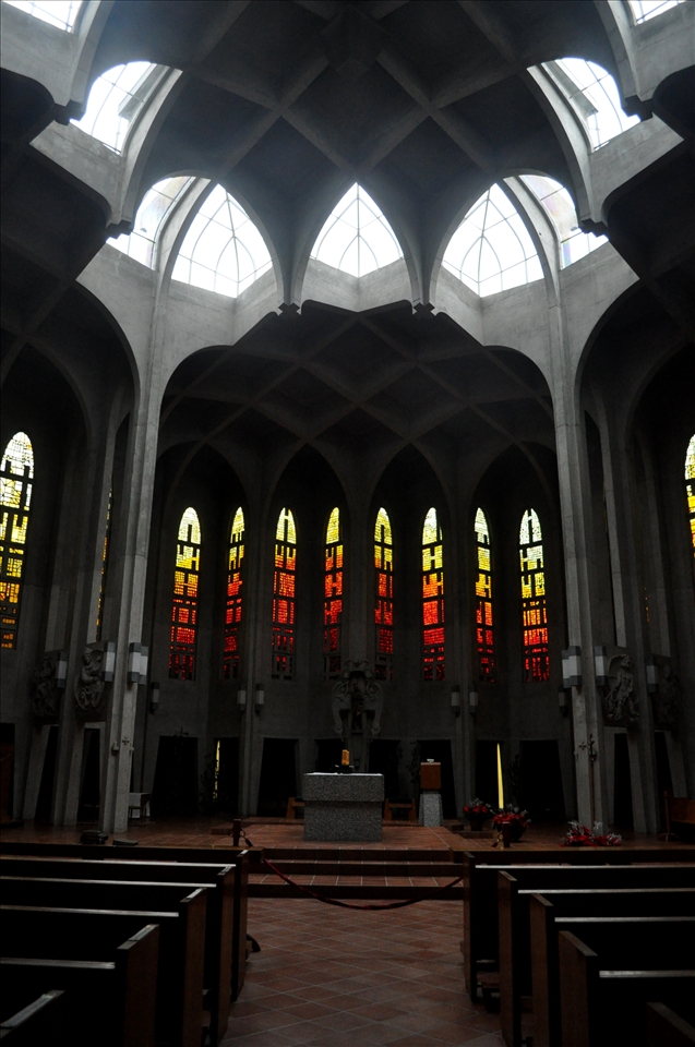 Inside Westminster Abbey, After Mass.