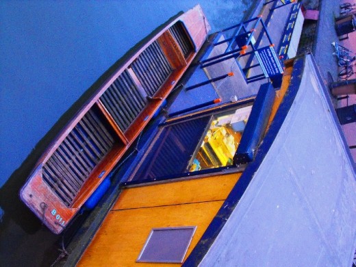 the cotrast betwen yellow and blue give a different perspective of the river 