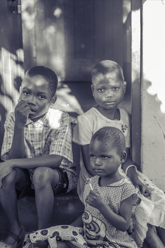 Alewasi, Rovisa, and Night Rose after the jigger removal clinic.