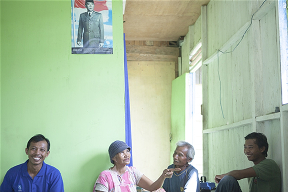 One of the families who refuses to sell their lands to the coal mining companies