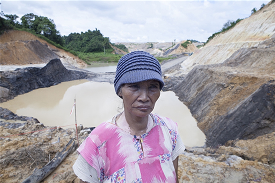 Her land is the last defender for the coal mining activities to the paddy field.