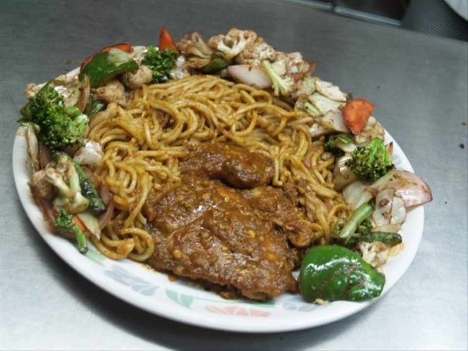Basil Lamb Curry, boneless with  garlic pasta & sauté vegetables