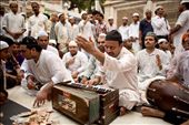 Qawalls sing by the shrine of a prominent Muslim saint in New Delhi. : by arpanbhandari, Views[410]