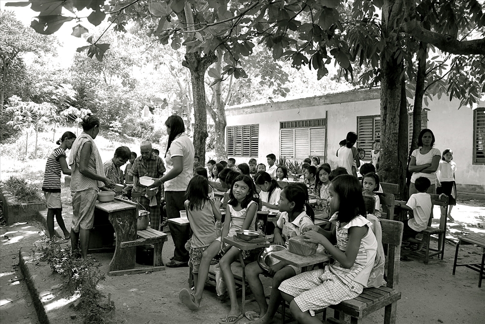 The atmposhpere changed once all the children received their daily rations