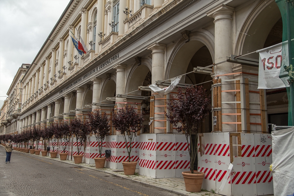 This building is a government building for ministry of agriculture and you can see each and every pillar and column is being supported by a Scaffolding and the cracks can also be seen on the building and poor side is that there is very little improvements in restoration work even after 5 years of the earthquake.  Many of the sites have been declared as not fit for living by archeological department. 