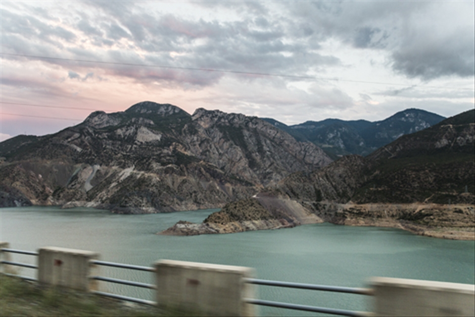 Ladscape between Borcka and Artvin. The Çoruh River.
