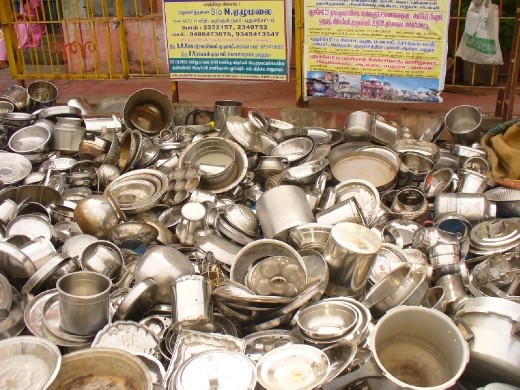 very cheap market....Pondicherry.....
these pots looked a bit like a contemporary art installation