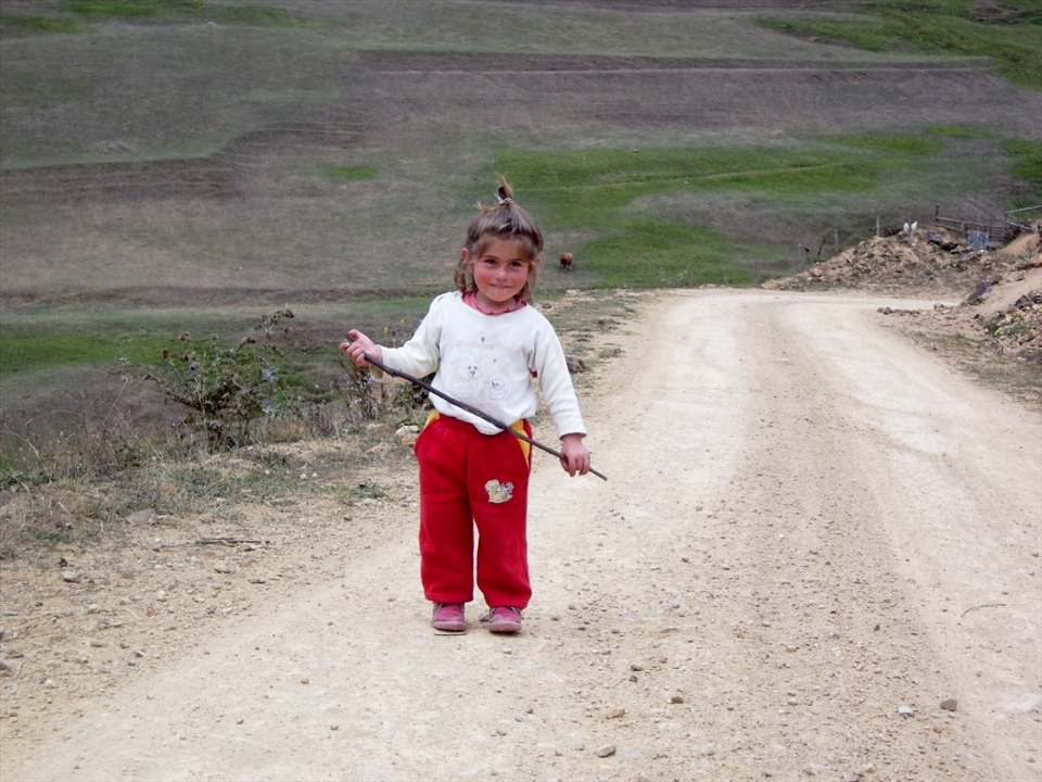 i asked her to pose for me. in Uzungöl, Trabzon, Turkey.