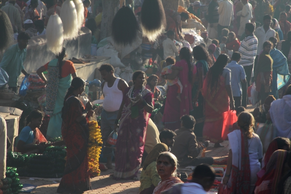Fair comes alive as devotees shop for worship