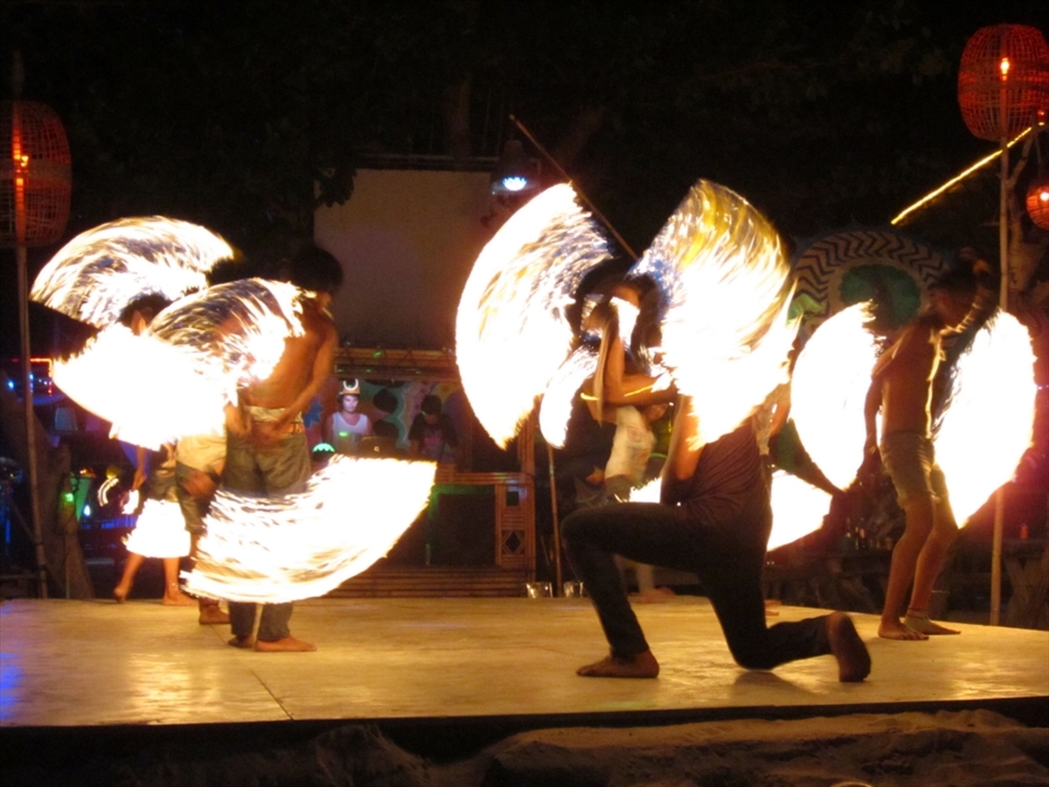 Syncrhronised fire twirling...Phi Phi