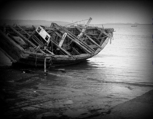 While taking a ferry to Kankeshwar- Wrecked!