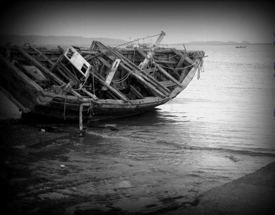 While taking a ferry to Kankeshwar- Wrecked!