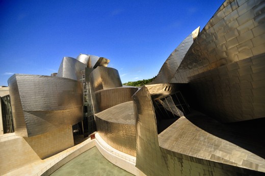 A look of the exterior of the piece of art by Frank O Gehry