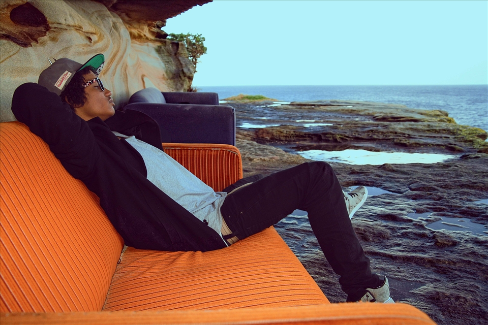 Chilling with the ocean 