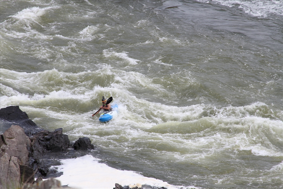 Serge advances alone, determined to block the emotion surrounding him.