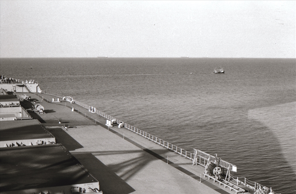 Eoin’s prawn trawler the Caroline M. is recognised by the ship-loader operators when he steams past the titanic machines and ships of Australia's largest iron ore export terminal.  On Western Australia's Pilbara coast Eoin is returning home to Point Samson, a nearby fishing village. 

Lucrative wages have drawn people here from all over the world competing for jobs; the most highly paid unskilled labour on earth. The majority of local residents now work in the mines and Eoin is now Point Samson's last remaining fisherman.