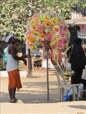 The hawkers comprise a small section of slum-dwellers that supports the survival of the city’s other poor by keeping essential commodities cheap and affordable. The children’s toys at this Muslim vendor’s stall sell for about 10 cents each, but business is slow until sundown. Most of the goods are handmade in the mega-slums of Mumbai and sold directly to vendors, thereby cutting out the expensive middlemen. : by bentobox, Views[721]