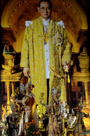 Thai dancers, Bangkok on the Thai King's birthday, 2012. 