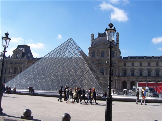 Paris -- Louvre -- main entrance