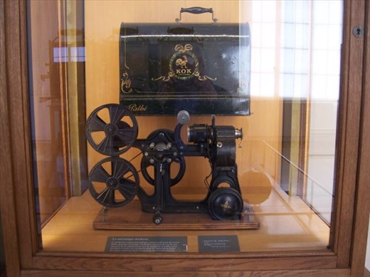 Paris -- Musee des Arts et Metiers -- early movie projector