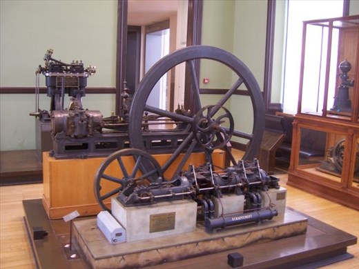 Paris -- Musee des Arts et Metiers -- early motor
