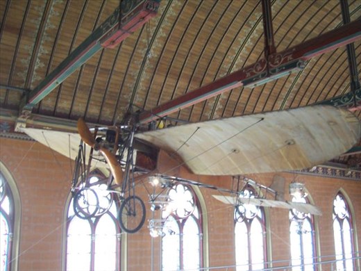 Paris -- Musee des Arts et Metiers -- early airplane.02