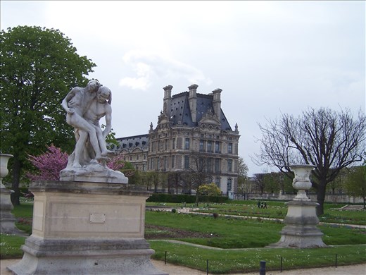 Pars  -- Jardin des Tuileries -- Le Bon Samartariene