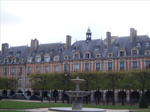 Paris -- Place des Vosges -- oldest square in Paris -- houses date to 1612