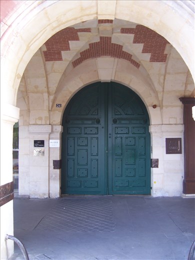 Paris -- Place des Vosges -- walkway arches and ceiling