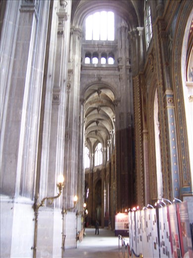 Paris -- Eglise St Eustache -- side nave