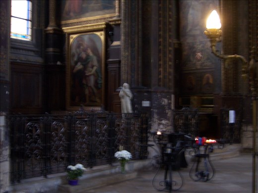 Paris -- Eglise St Eustache -- side chapel with votive candles