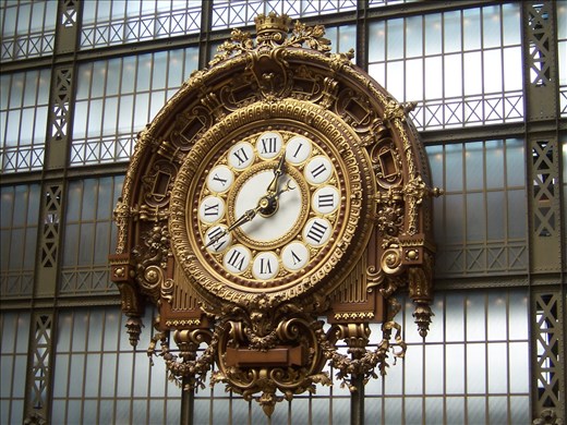 Paris -- Musee d'Orsay -- grand hall -- train station clock close-up