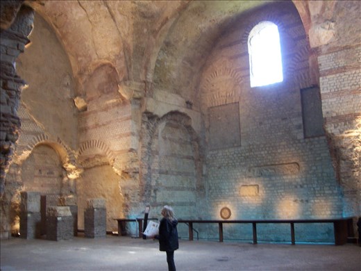 Paris -- Musee de Cluny -- Roman frigidarium (cold room) -- dates to circa 14 AD